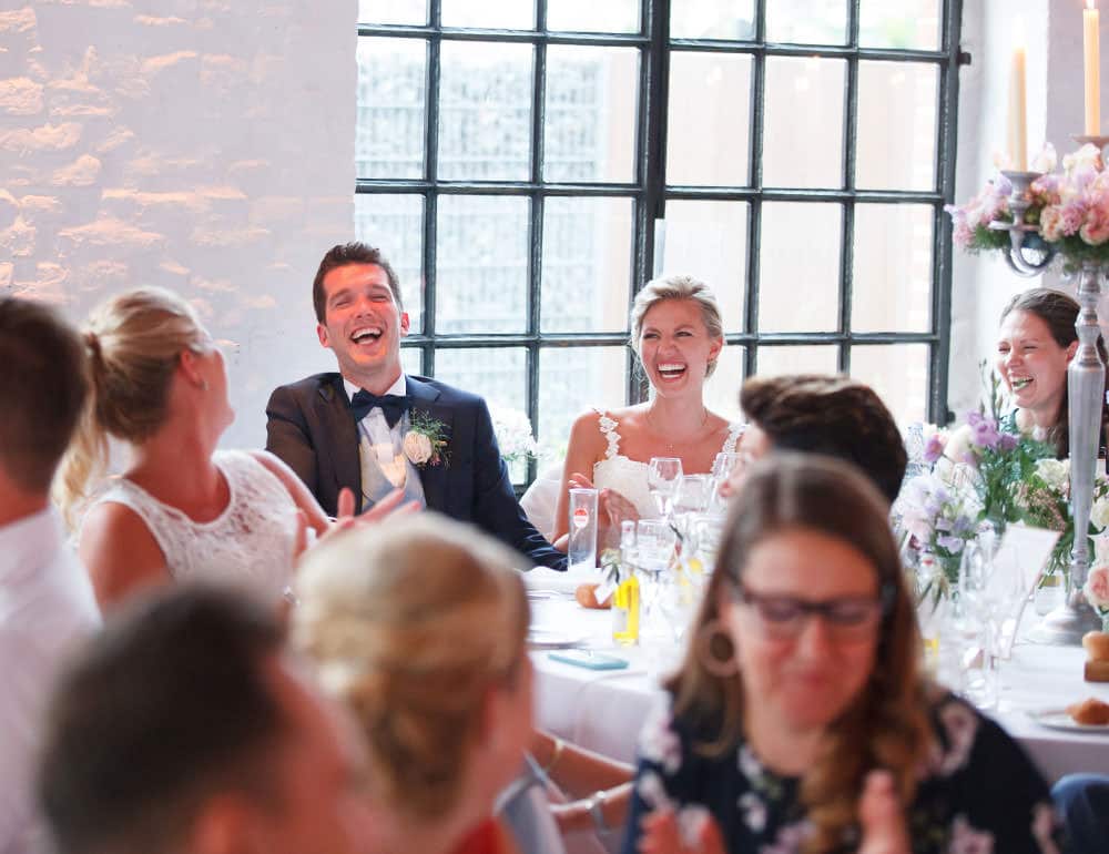 lachendes Brautpaar - Hochzeitsfotograf Köln